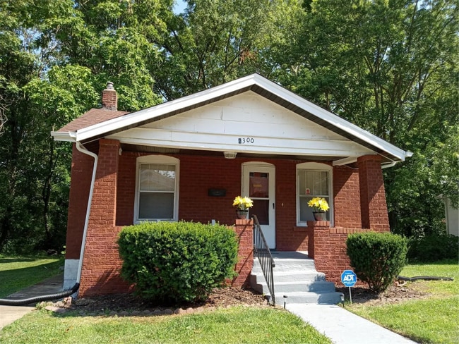 property at 4300 Ravenwood Ave