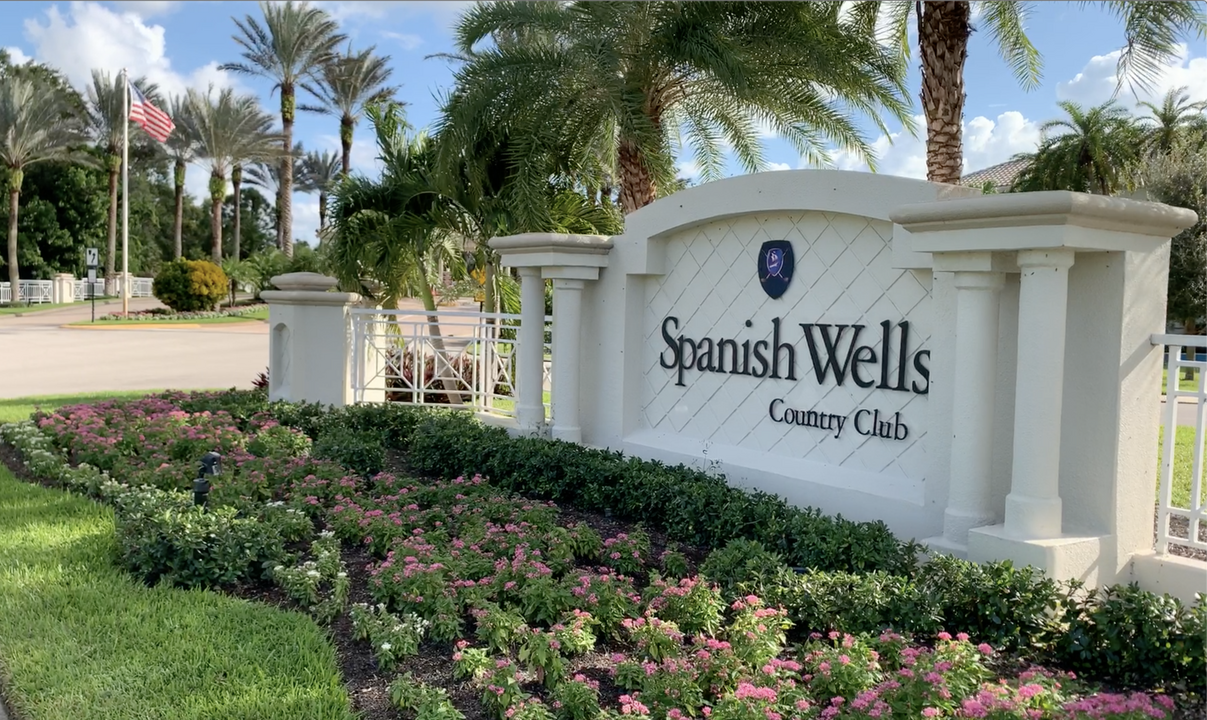 9860 Costa Mesa Ln, Unit 511 in Bonita Springs, FL - Building Photo