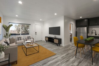 451 N Coronado St in Los Angeles, CA - Building Photo - Building Photo