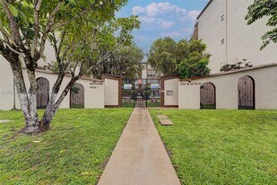 1950 W 54th St in Hialeah, FL - Building Photo