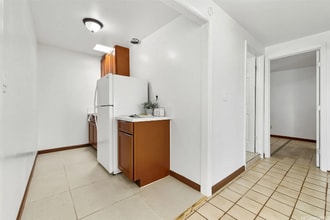 1425 Kawelu St in Pearl City, HI - Foto de edificio - Building Photo