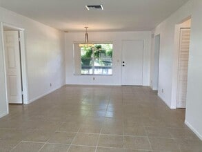 13777 Via Aurora in Delray Beach, FL - Building Photo - Building Photo