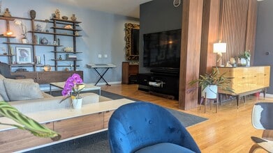 7121 Hillside Ave in Los Angeles, CA - Building Photo - Building Photo