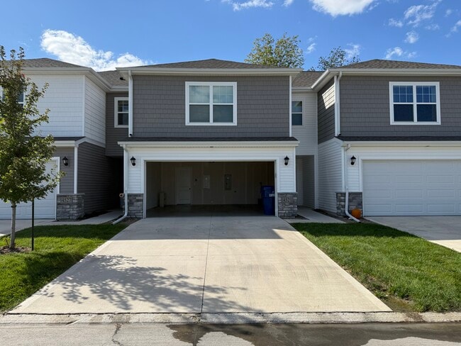 4521 SE Ember Ln in West Des Moines, IA - Building Photo - Building Photo