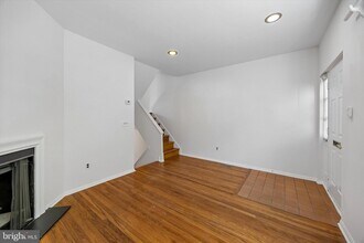 517 S Randolph Ct in Philadelphia, PA - Foto de edificio - Building Photo