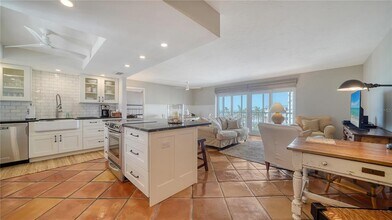 800 Benjamin Franklin Dr in Sarasota, FL - Building Photo - Building Photo