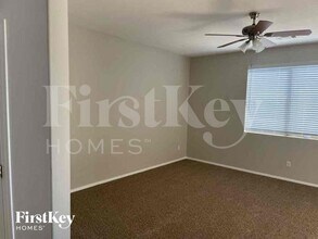 18451 W Sunrise Dr, Unit 407 in Goodyear, AZ - Foto de edificio - Building Photo