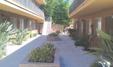 Park Villas in San Diego, CA - Building Photo - Building Photo