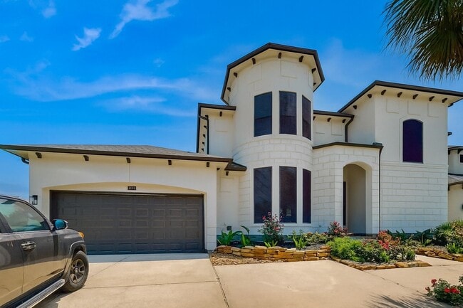 property at 1834 Lakeside Dr