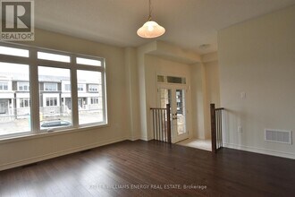 481 Twin Streams Rd in Whitby, ON - Building Photo - Building Photo