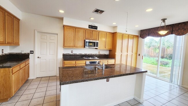 1083 Somersby Way in Brentwood, CA - Building Photo - Building Photo
