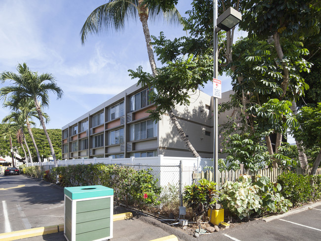 Lahaina Town Luxury Apartments in Lahaina, HI - Building Photo - Building Photo