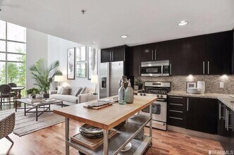 200 Brannan St, Unit #210 in San Francisco, CA - Foto de edificio - Building Photo