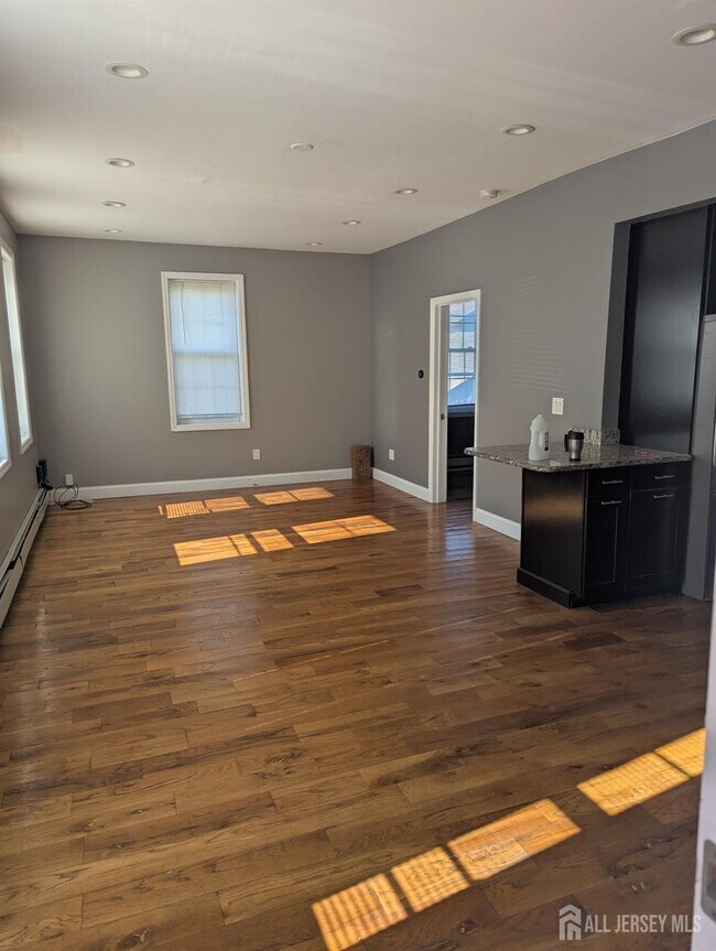 300 Cedar St in South Amboy, NJ - Building Photo - Building Photo