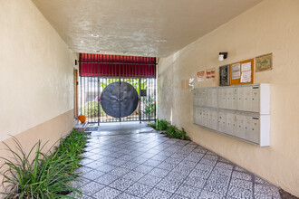 The Corteen Apartments in Los Angeles, CA - Building Photo - Building Photo