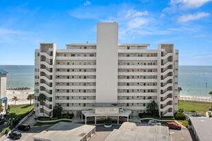 7000 Beach Plaza in St Pete Beach, FL - Building Photo