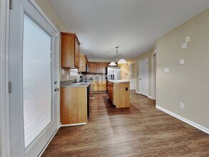 5523 Golden Gate Rd in Knoxville, TN - Foto de edificio - Building Photo