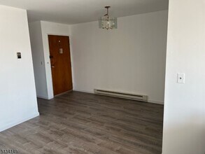 100 Pierson Miller Dr in Pompton Lakes, NJ - Building Photo - Building Photo