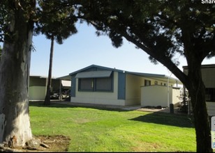 Hemet West Mobile Home Estates in Hemet, CA - Foto de edificio - Building Photo