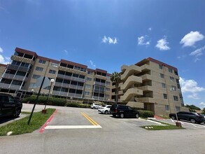 406 NW 68th Ave in Fort Lauderdale, FL - Building Photo - Building Photo