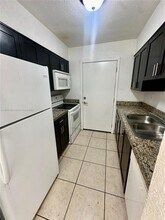 8475 SW 94th St in Miami, FL - Building Photo - Building Photo