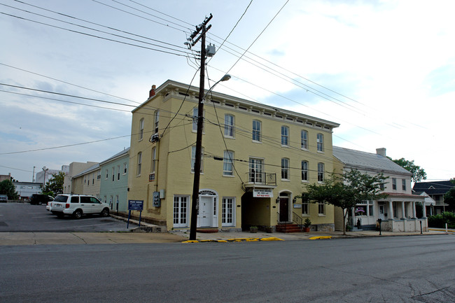 The St. Ives in Martinsburg, WV - Foto de edificio - Building Photo