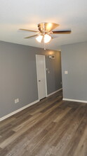 6132 Blue Ridge Cutoff in Raytown, MO - Foto de edificio - Building Photo