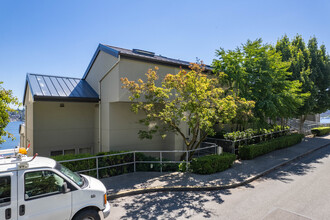 CASCADE CONDOMINIUM in Seattle, WA - Building Photo - Building Photo