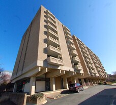 240 M St SW, Unit 202 in Washington, DC - Building Photo