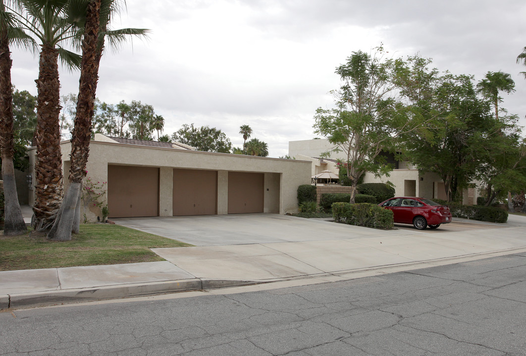 170 Via Las Palmas in Palm Springs, CA - Building Photo