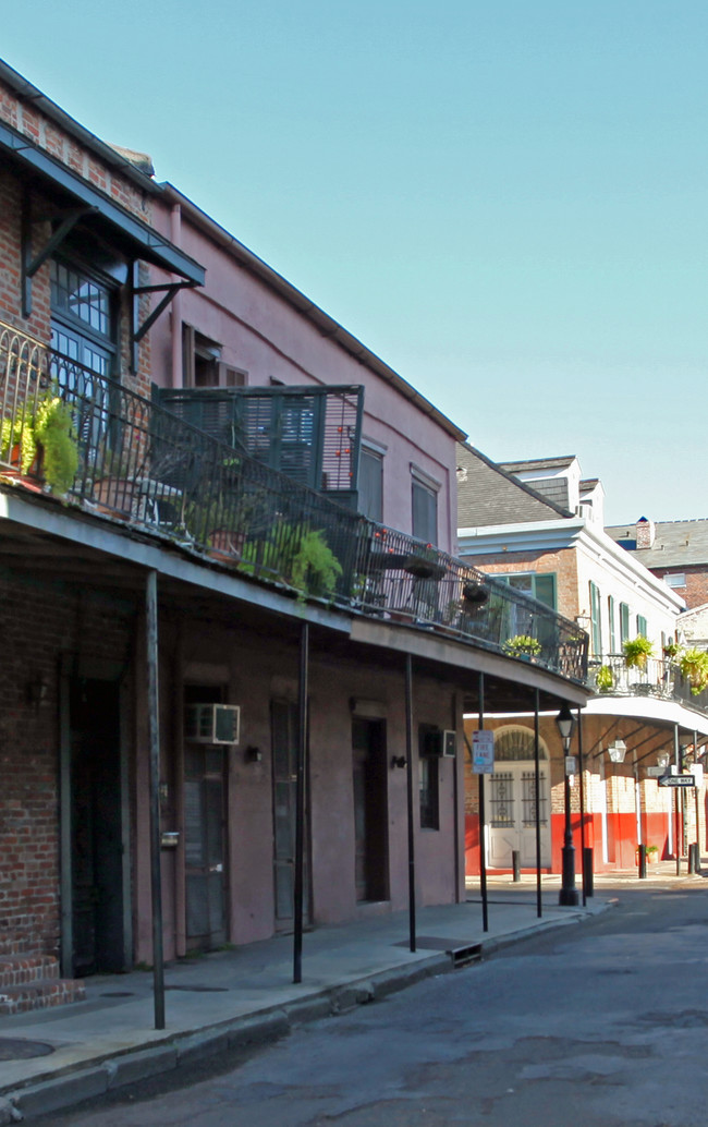 1239-1241 Chartres St in New Orleans, LA - Foto de edificio - Building Photo