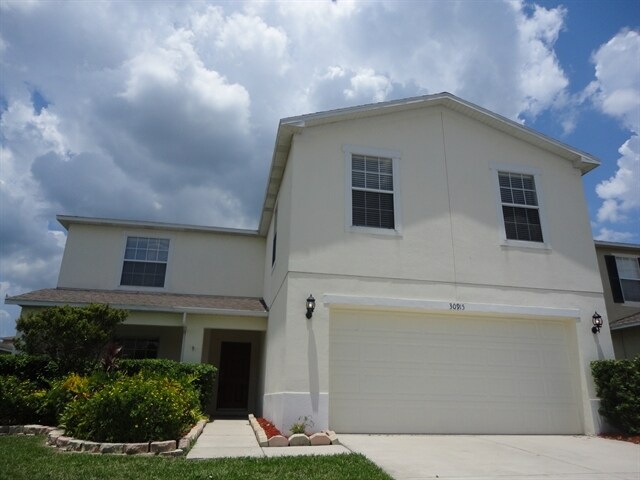 property at 30915 Sonnet Glen Dr