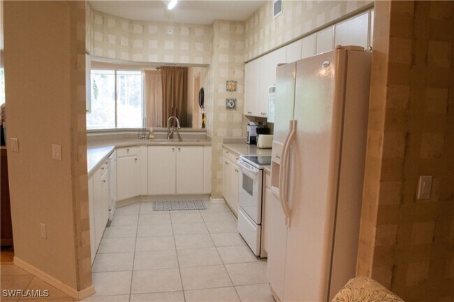 8095 Celeste Dr in Naples, FL - Building Photo - Building Photo