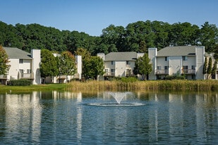 Alpine Lake Apartments in Jackson, MI - Building Photo