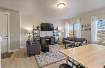 8620 N Cottonwood Aly in Eagle Mountain, UT - Building Photo - Building Photo