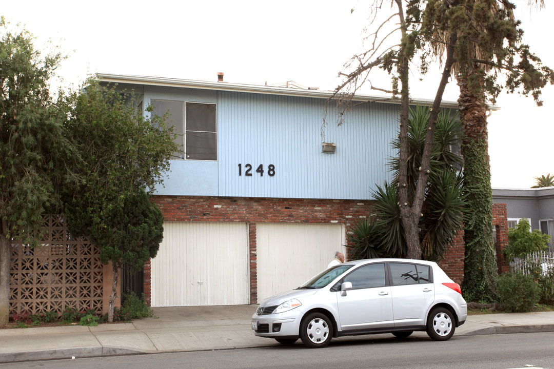 1248 E 10th St in Long Beach, CA - Building Photo