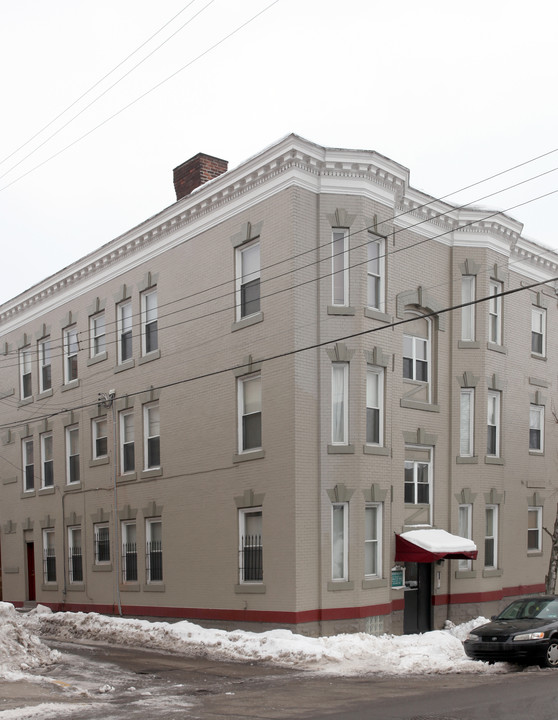 3452 Bates St in Pittsburgh, PA - Foto de edificio