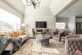 1207 Reynolds Dr in Glendale, CA - Building Photo - Building Photo