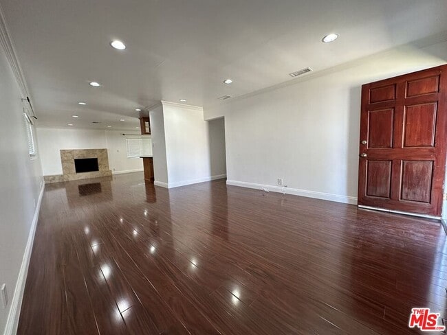 property at 7924 Peachtree Ave