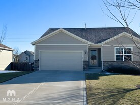 733 S Cypress St in Gardner, KS - Building Photo