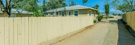 419-423 W County Line Rd in Calimesa, CA - Building Photo - Building Photo