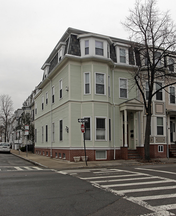 141 M St in South Boston, MA - Foto de edificio