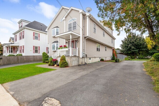 34 Davis St in Revere, MA - Building Photo - Building Photo