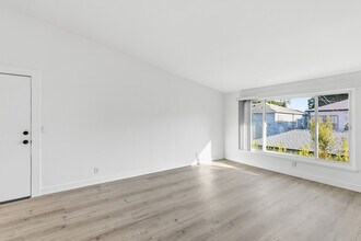 360 S Reeves Dr in Beverly Hills, CA - Foto de edificio - Building Photo