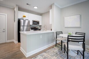 Parq 170 in Manassas Park, VA - Building Photo