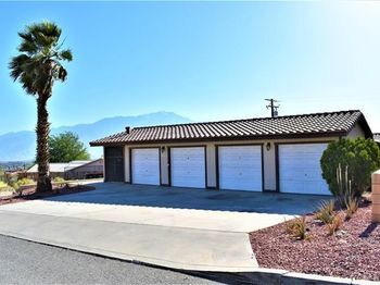 12585 Maui Way in Desert Hot Springs, CA - Foto de edificio