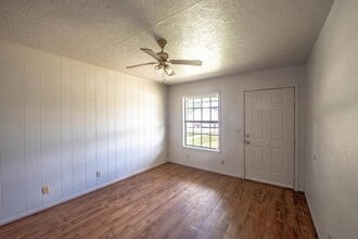 1801 Cheryl Dr in Caldwell, TX - Building Photo - Building Photo