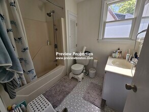 131 Sutherland Rd, Unit 2 in Boston, MA - Building Photo - Building Photo