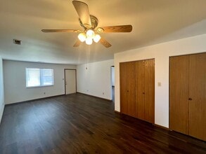 207 Eldon Ave in Cuba, MO - Building Photo - Building Photo