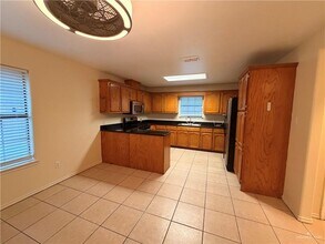 13 E Pine Creek in Alamo, TX - Building Photo - Building Photo